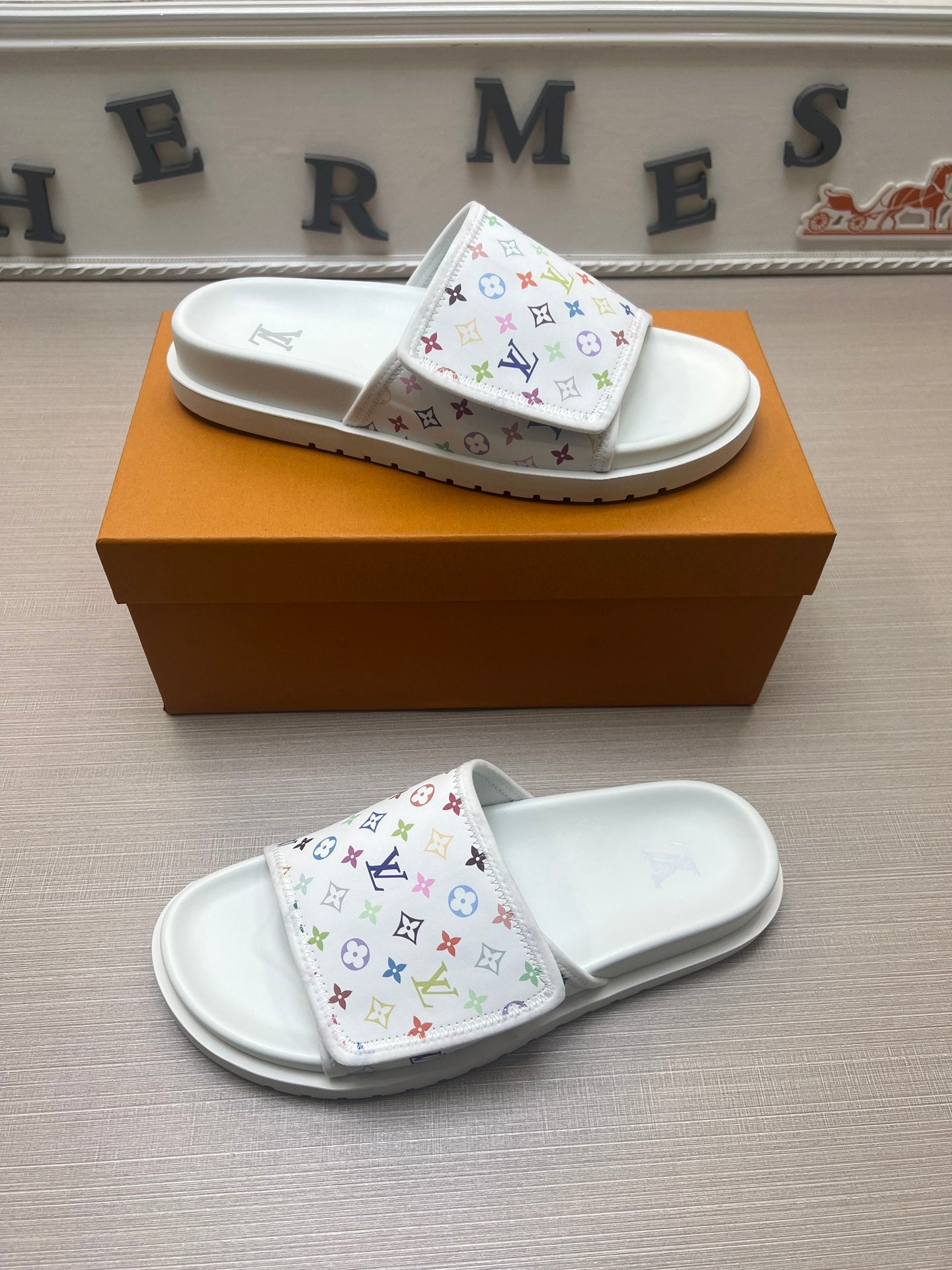 5LE207Z Popular Slippers