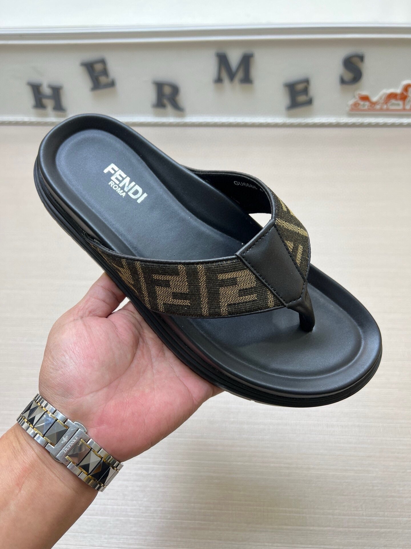 5LF222Z Popular Slippers