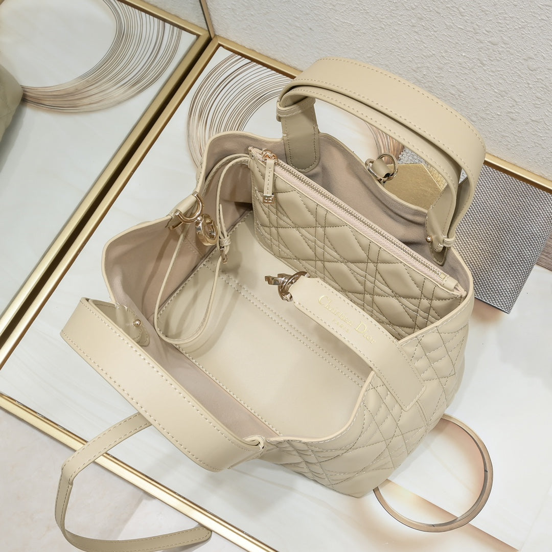 B1N66D2 Popular leather bag