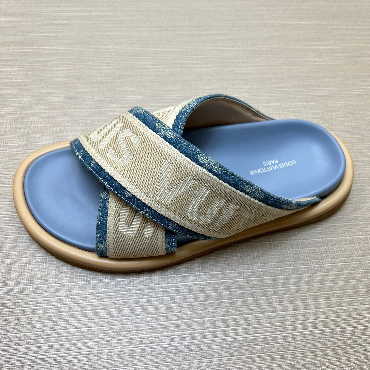 535ZE272Z Popular Slippers
