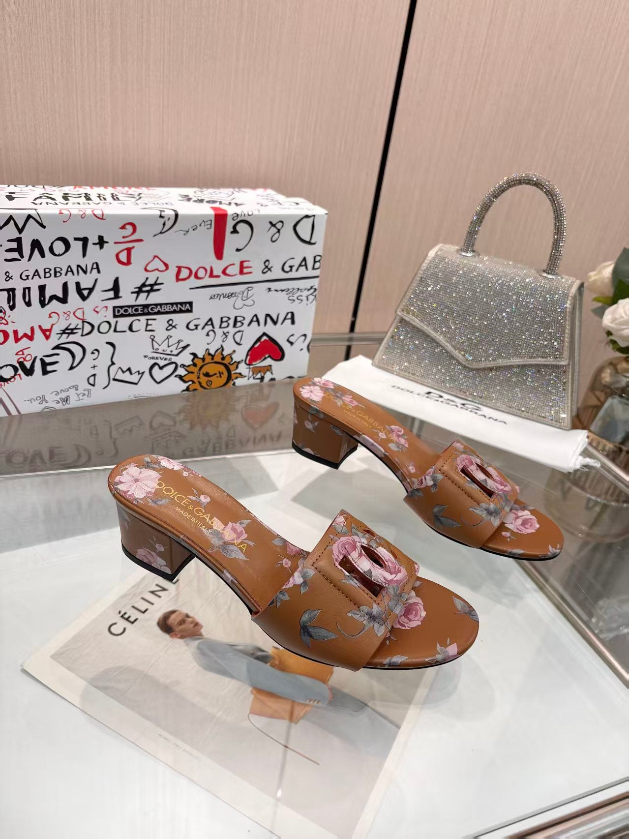 Z2X66A43 Popular high-quality leather slippers