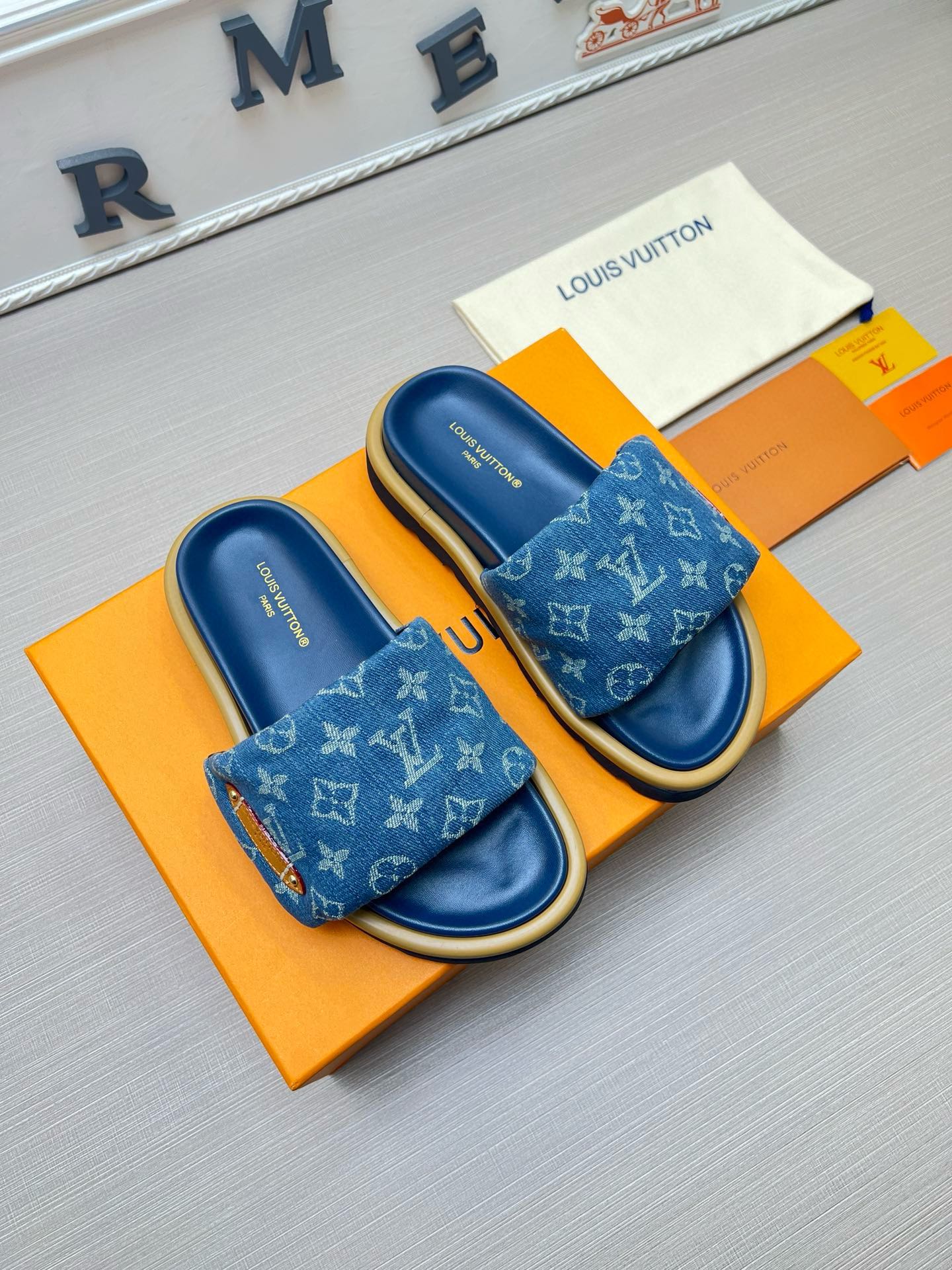 54E100Z Popular slippers Sole thickness 5cm