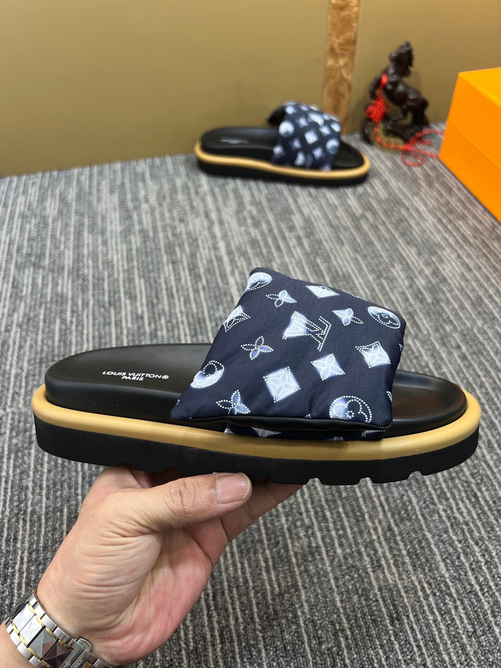 5XE118Z Popular leather quality Slippers