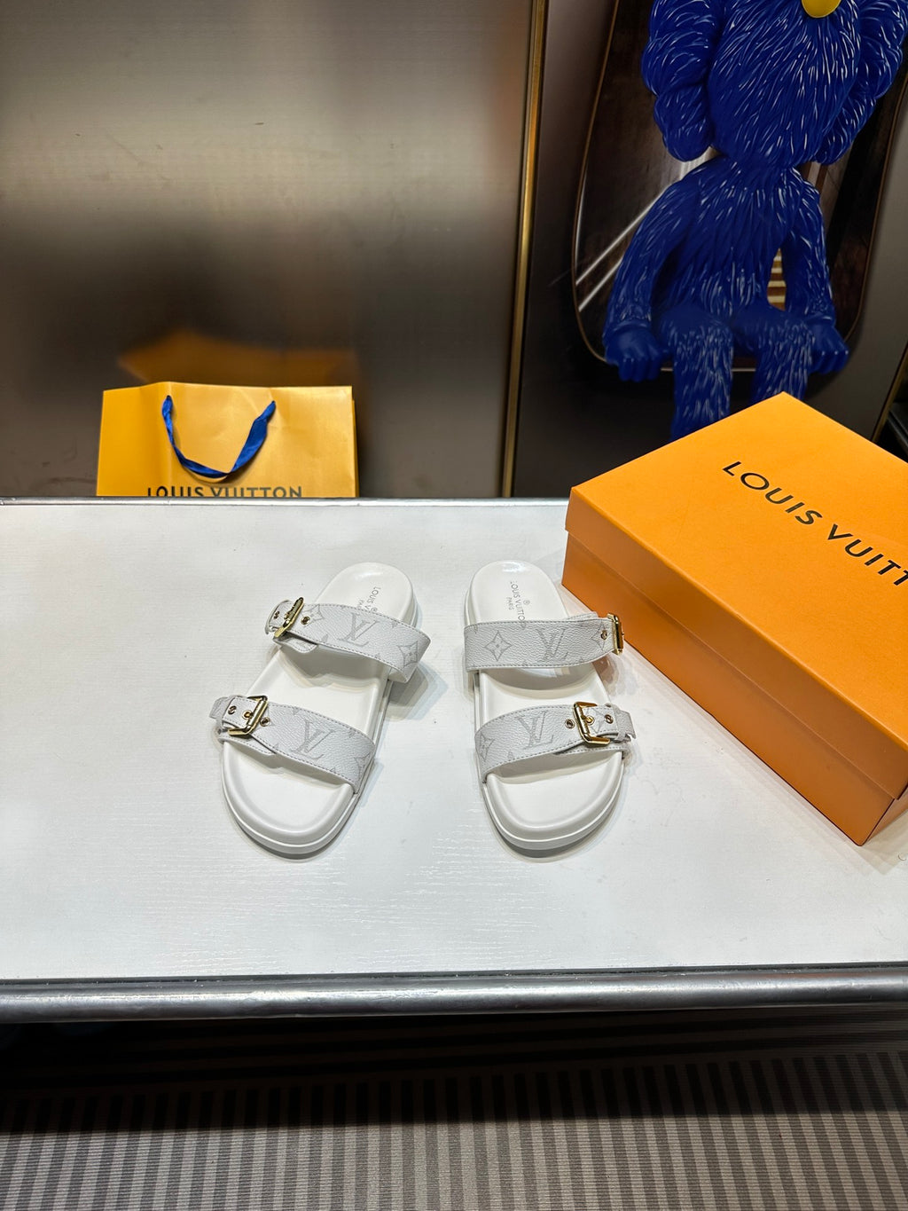 14E10Z Popular sandals