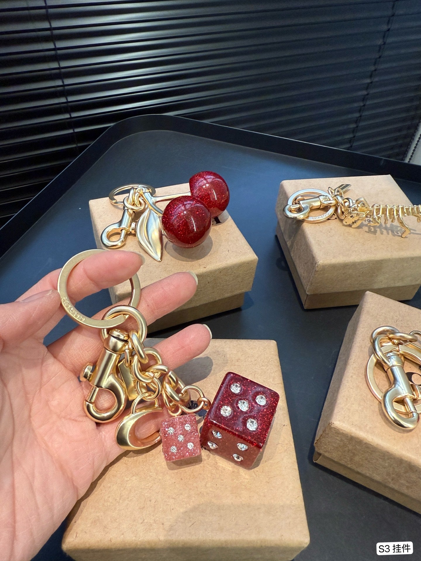 35ZB40A Popular bag 's charms accessories
