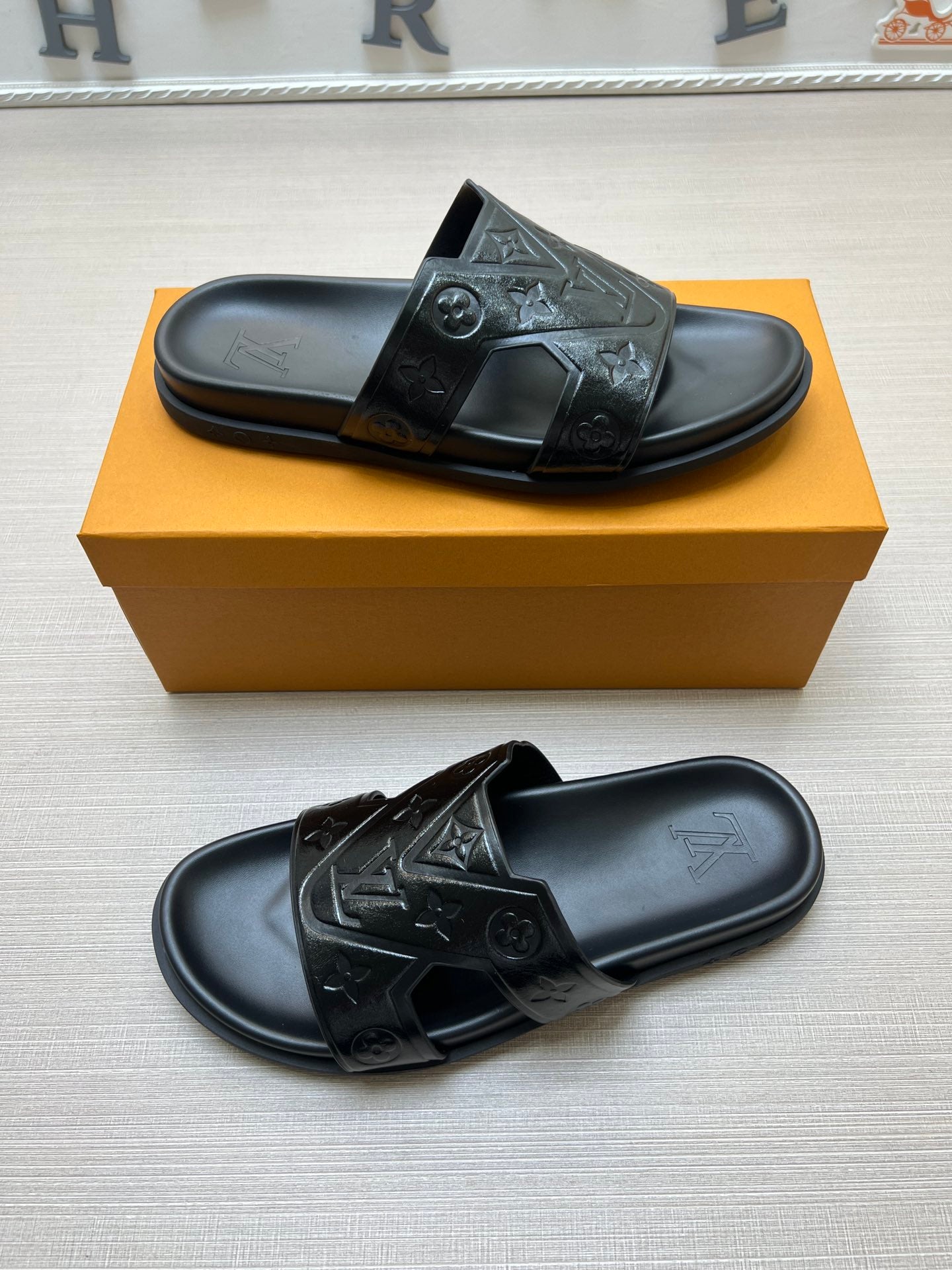 54E67Z Popular slippers