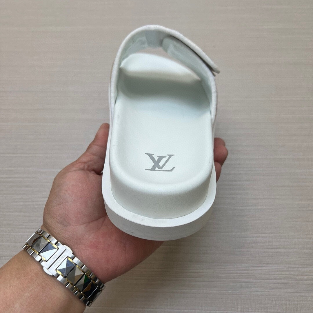 5WE245Z Popular Slippers