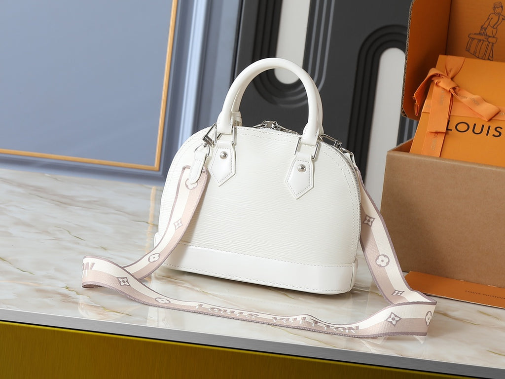 146PE102B Popular leather bag