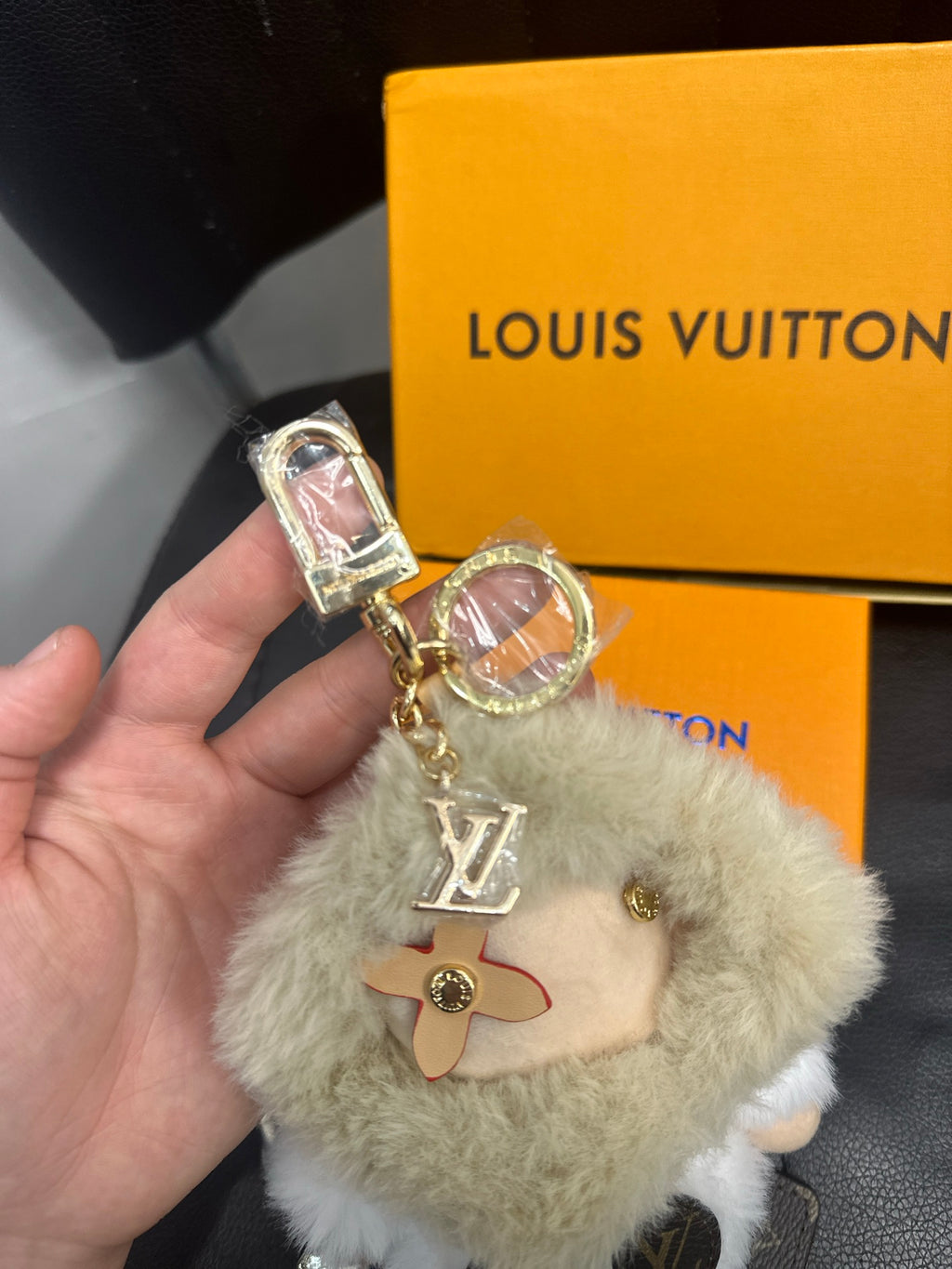 336BE25A Popular bag 's charms accessories