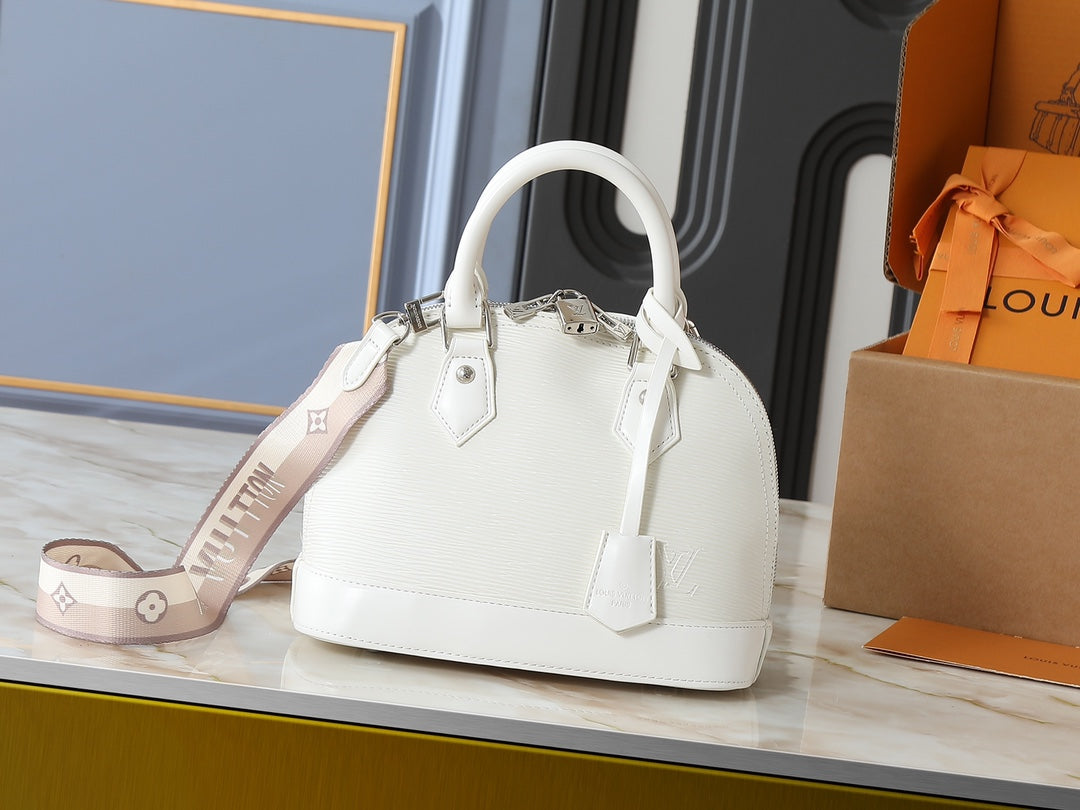 146PE102B Popular leather bag