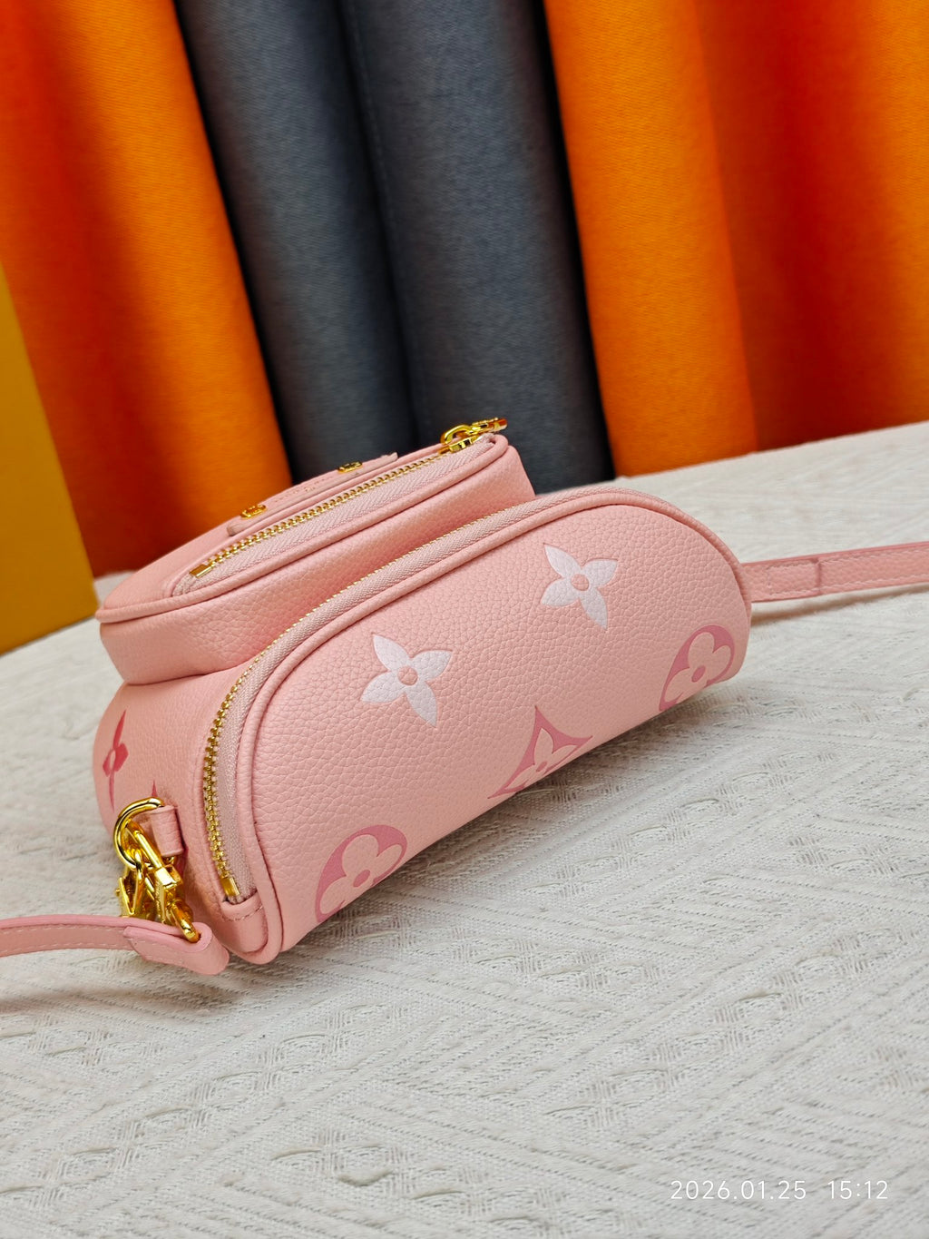 146PE76B Popular leather bag