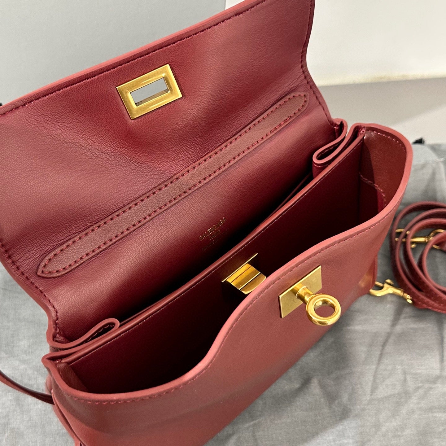 B1X56J30 Popular high-quality leather bag
