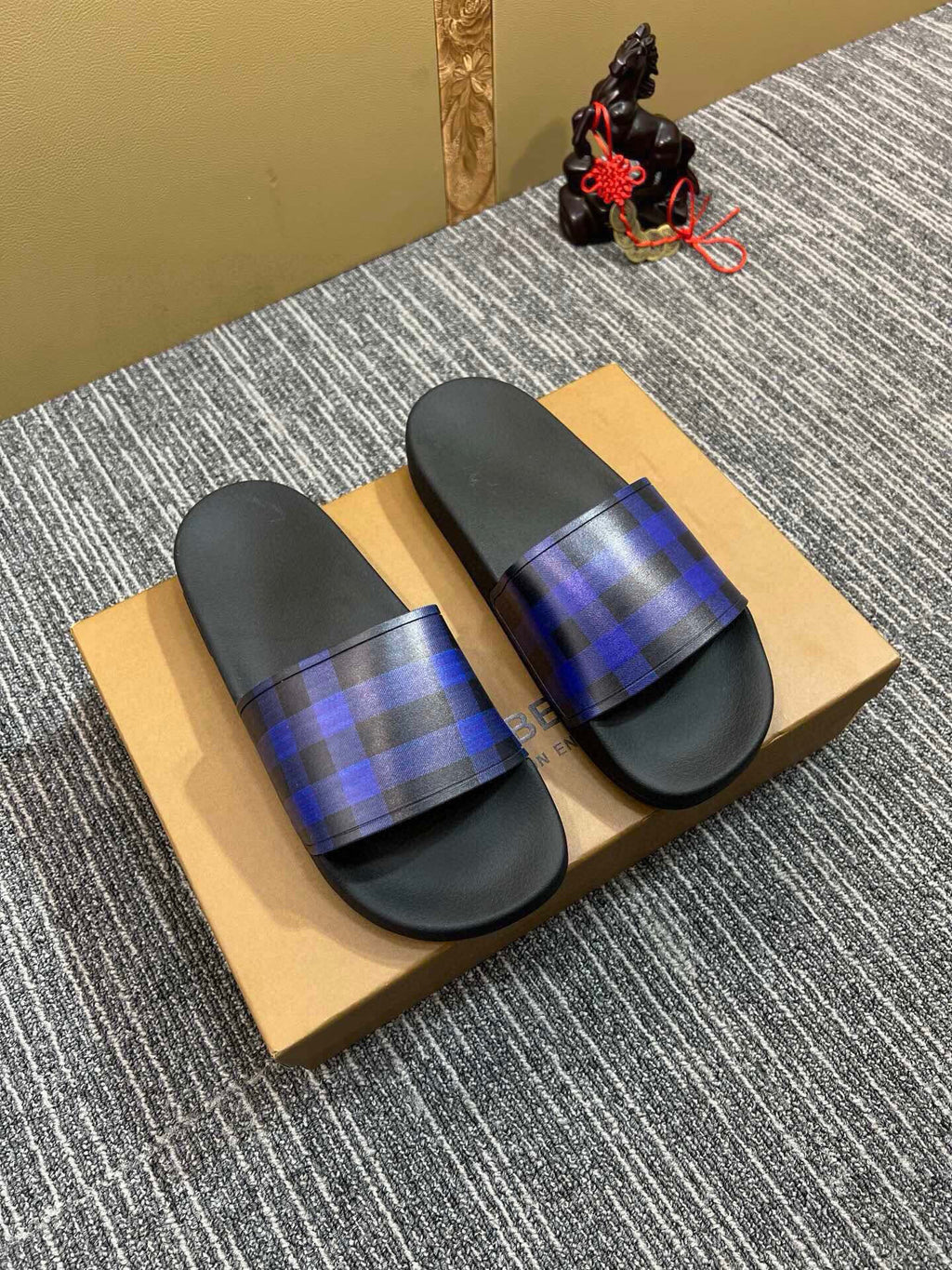 535ZR258Z Popular Slippers