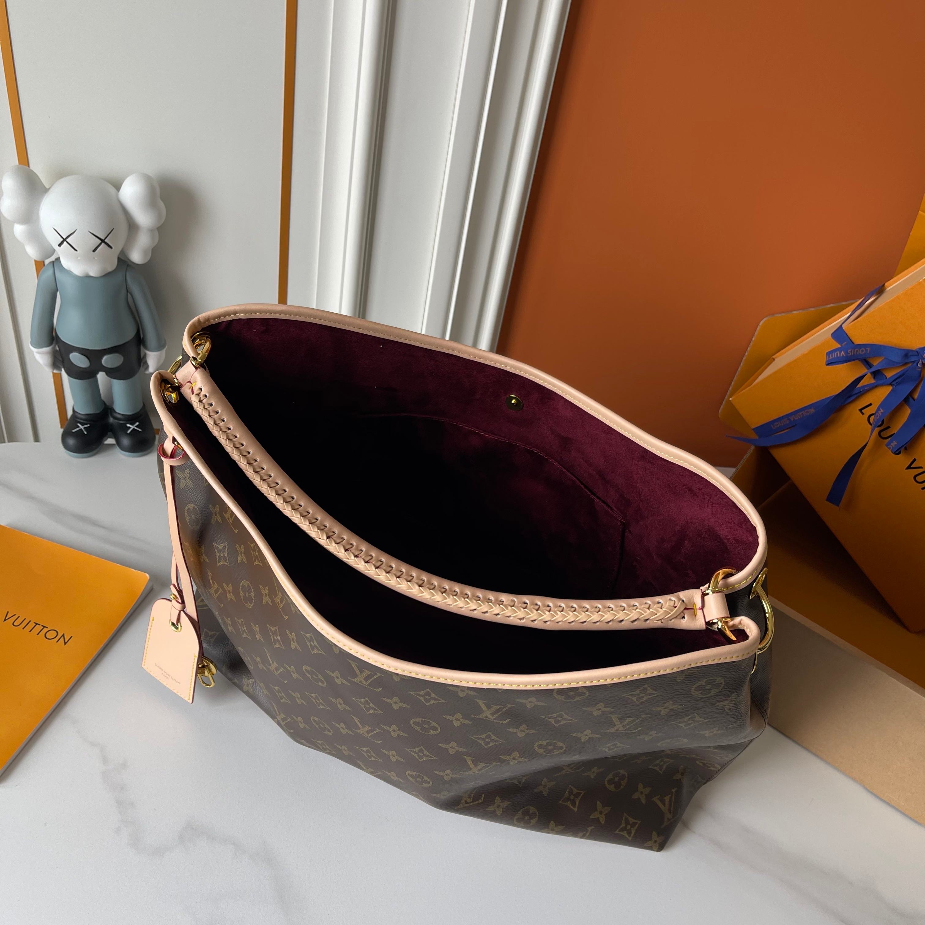 146PE68B Popular leather bag