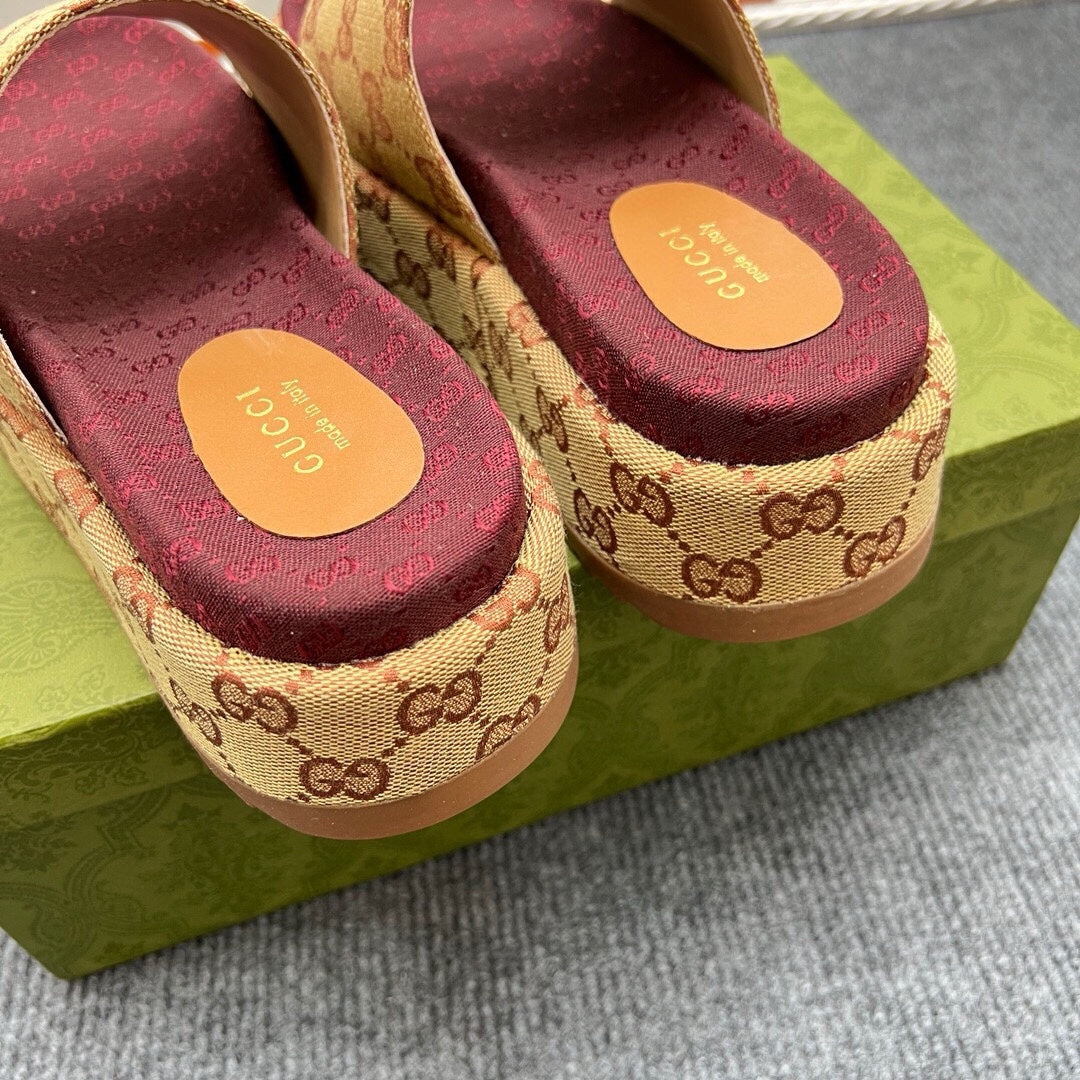 54B122Z Popular slippers  Sole thickness 5.5cm