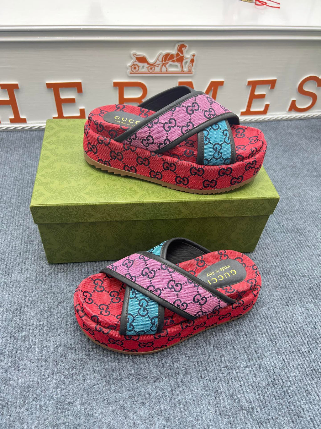 5YB69Z Popular Slippers