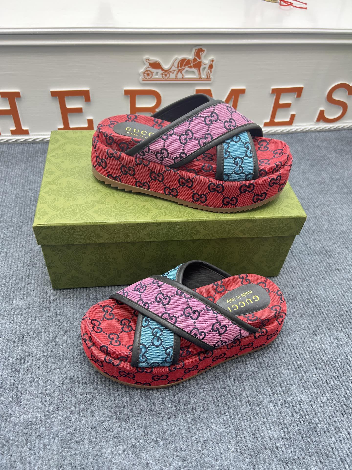 5YB69Z Popular Slippers