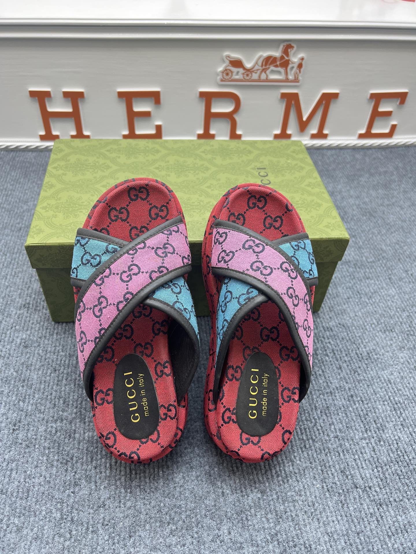 5YB69Z Popular Slippers