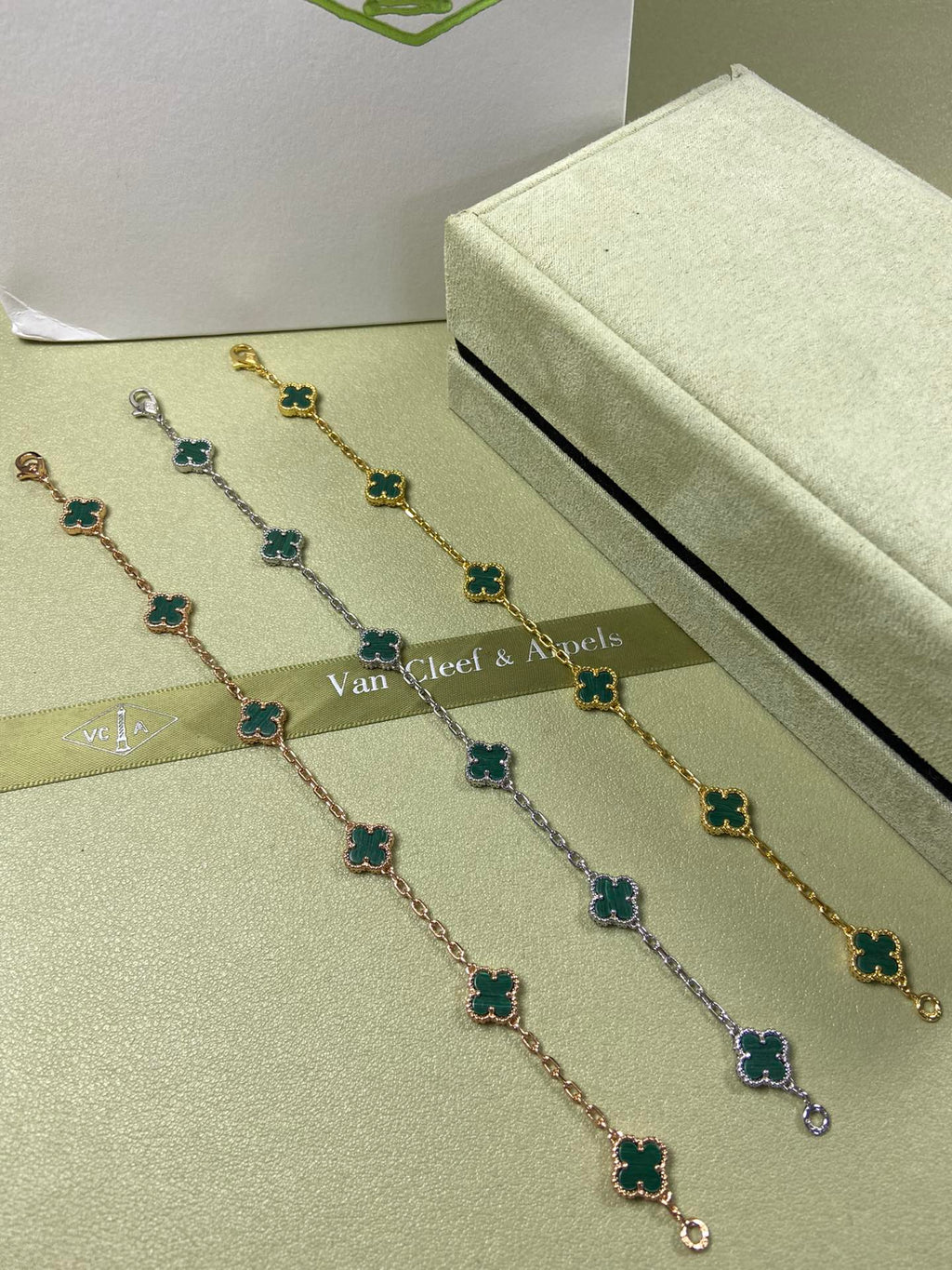 5XVA183K  Popular bracelets 6 flowers mini size 0.9cm flower