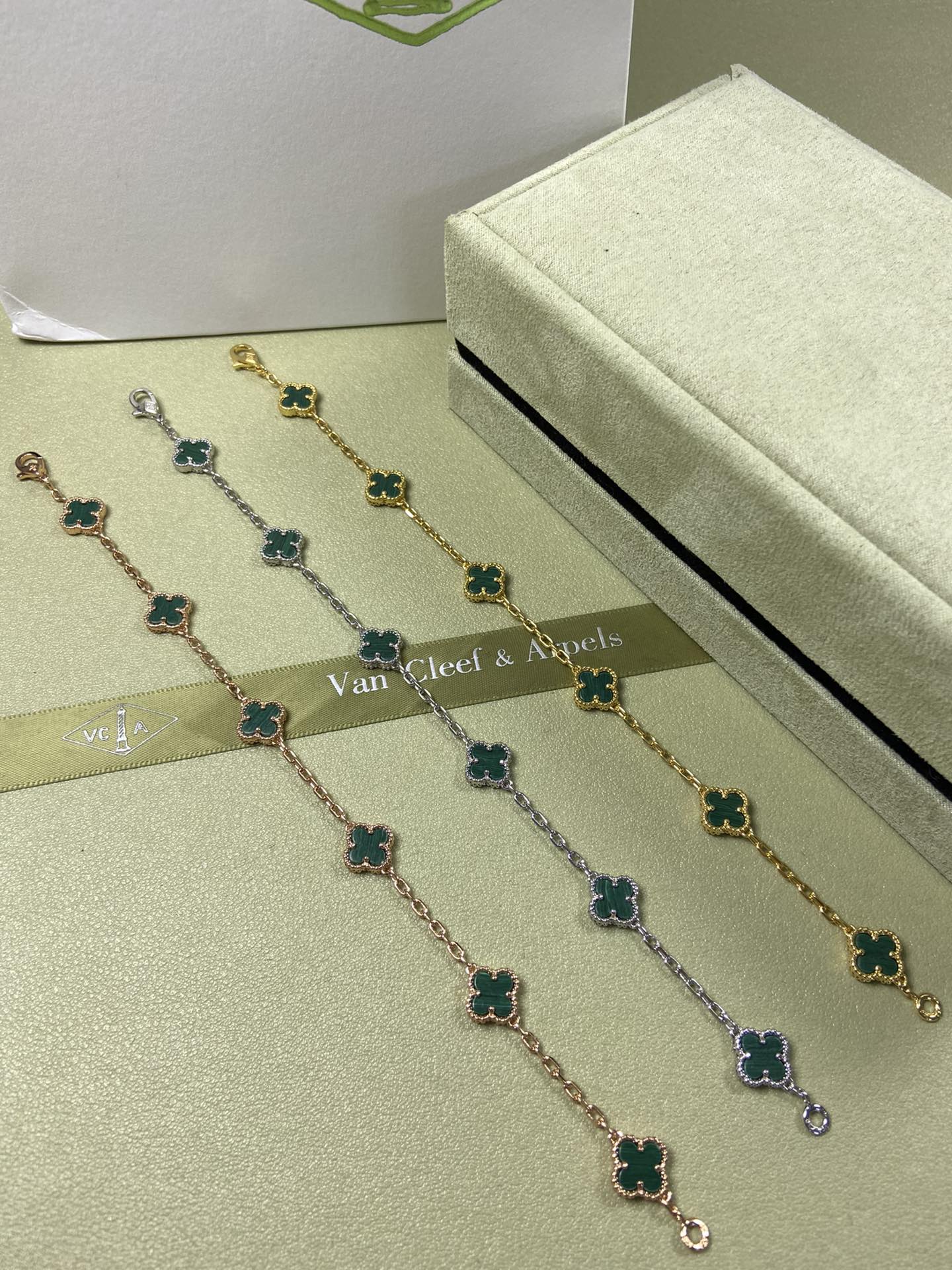 5XVA183K  Popular bracelets 6 flowers mini size 0.9cm flower