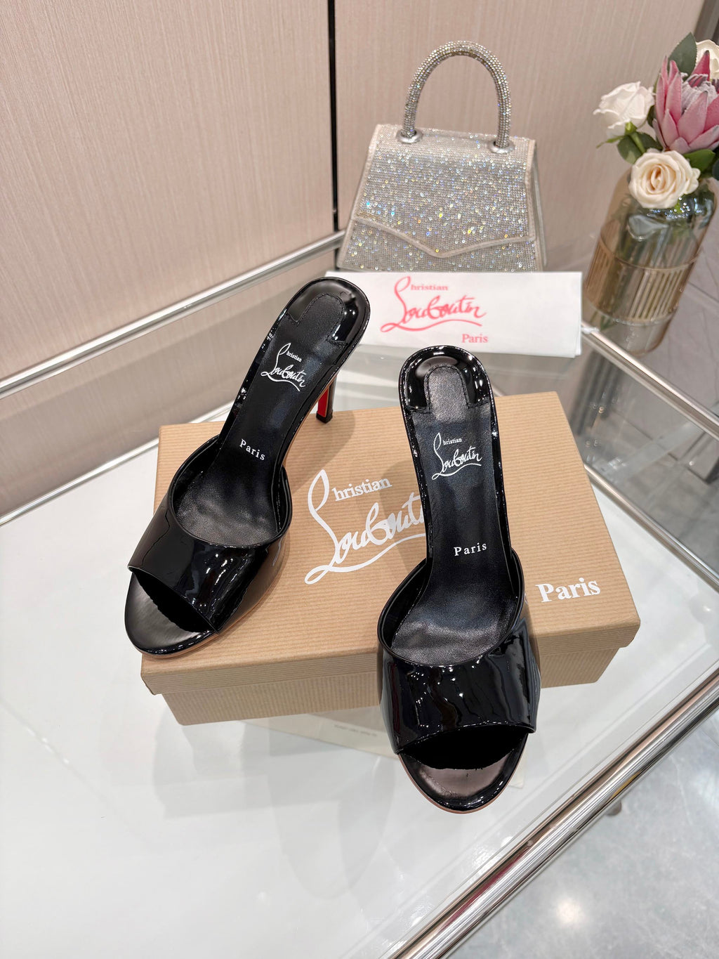 Z2X66A37   Popular leather High heels