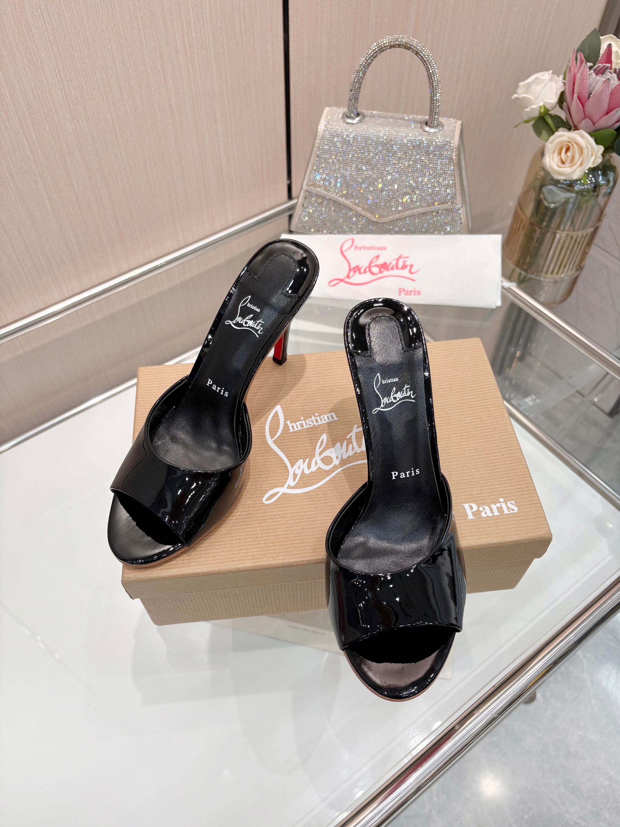 Z2X66A37   Popular leather High heels