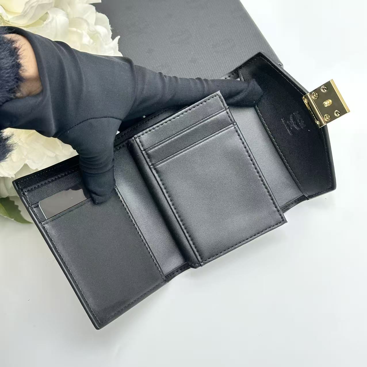 136NM13B Popular leather  Wallets