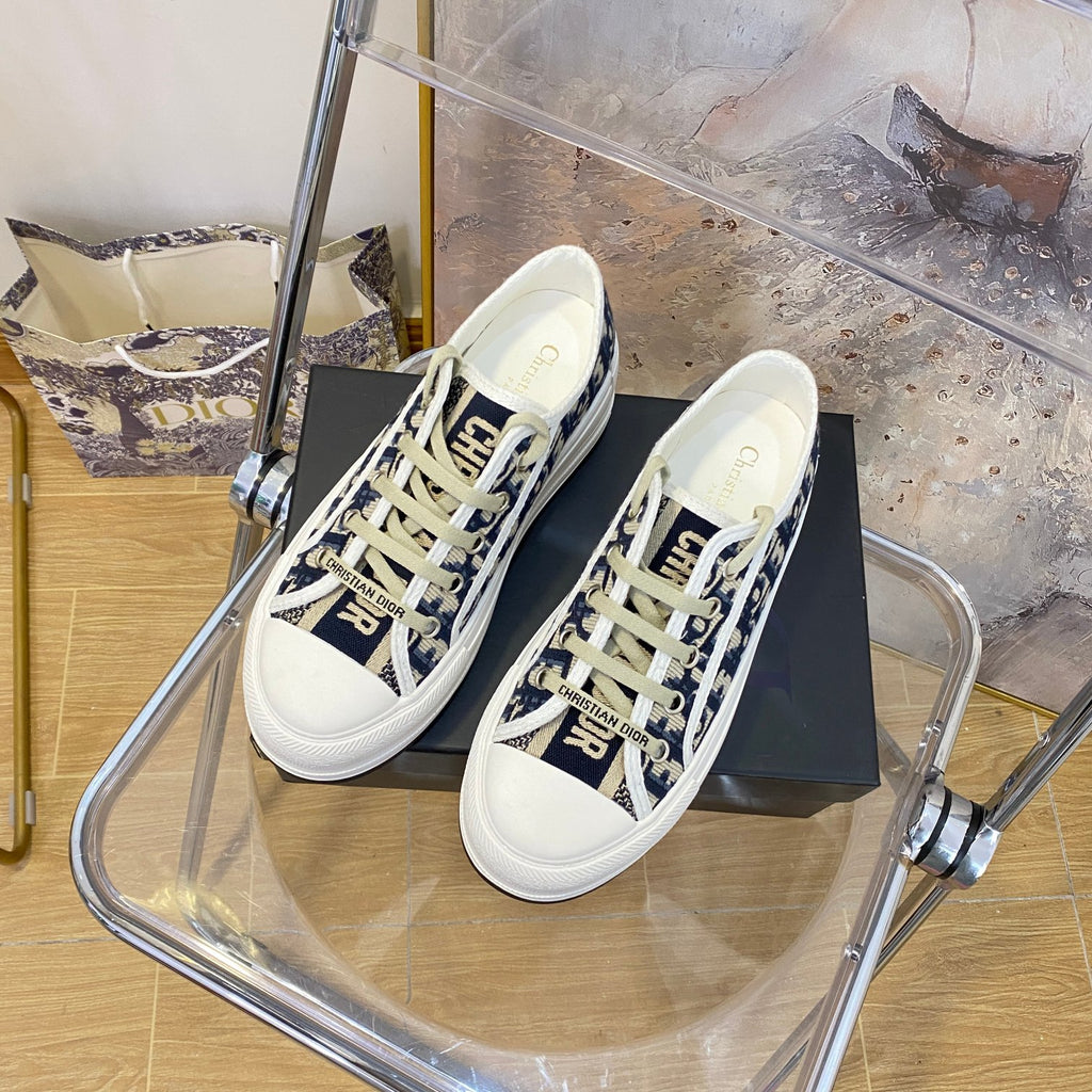 1XD67Z Popular shoes