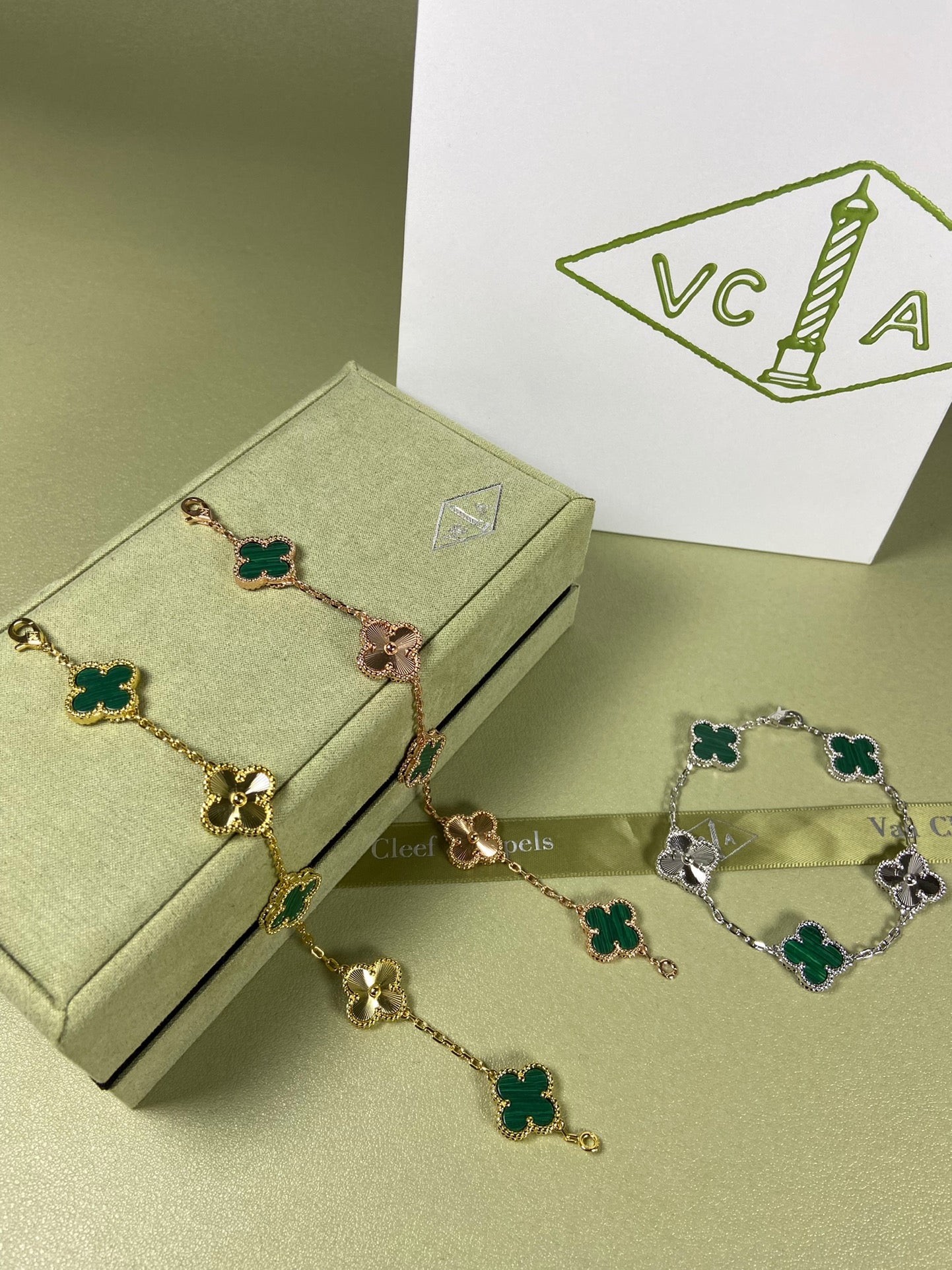 5XVA181K  Popular bracelets  5 flowers normal size1.5cm flower