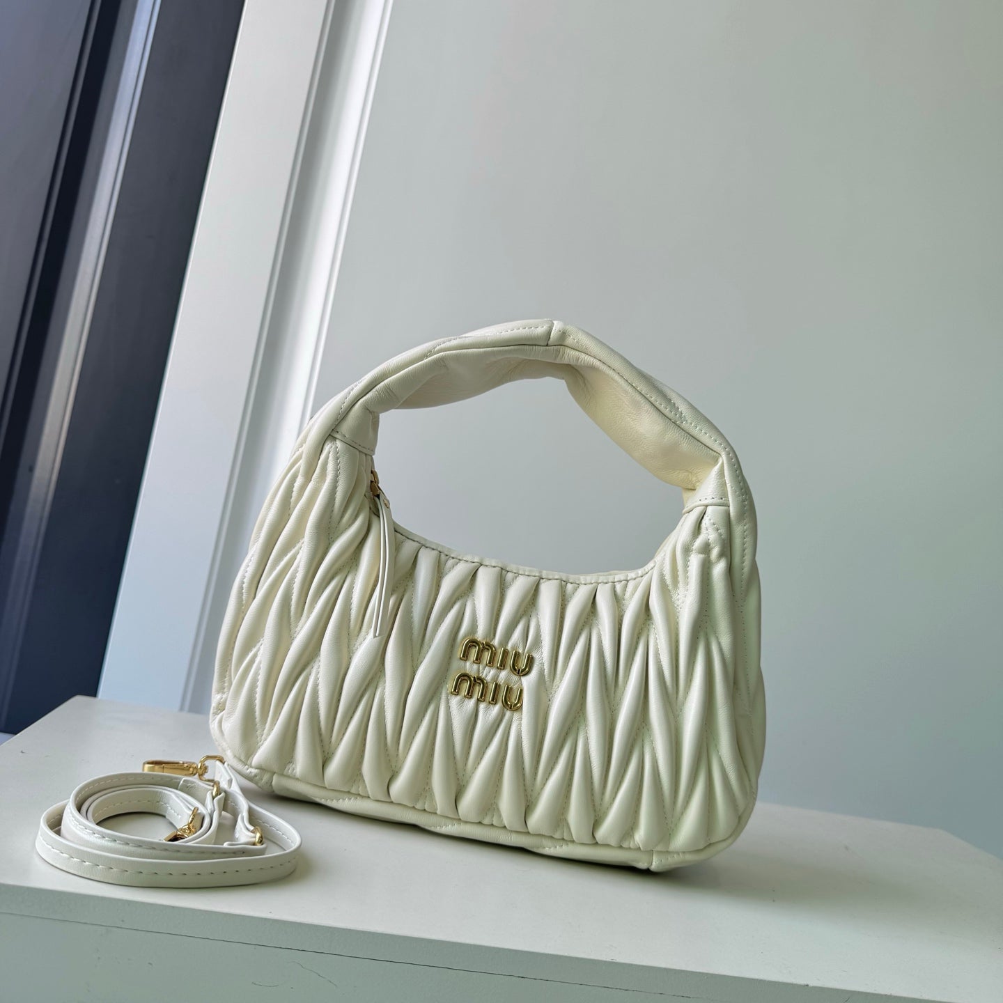 B1P46A120 Popular leather bag（29x24x10cm）