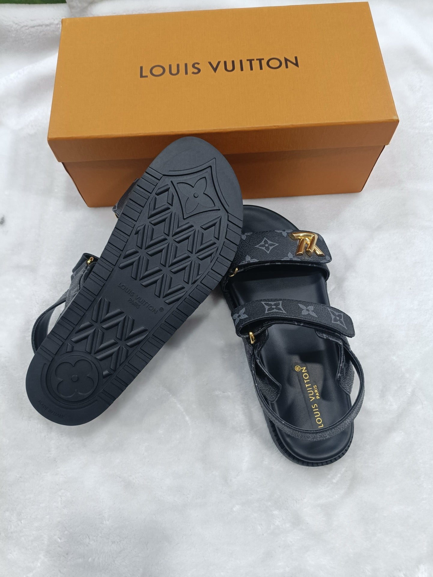 5LE211Z Popular sandals