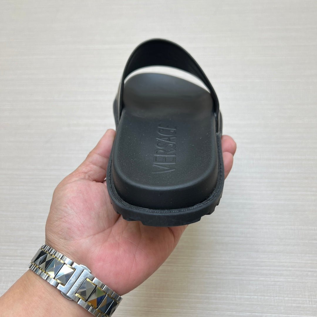 54V54Z Popular slippers