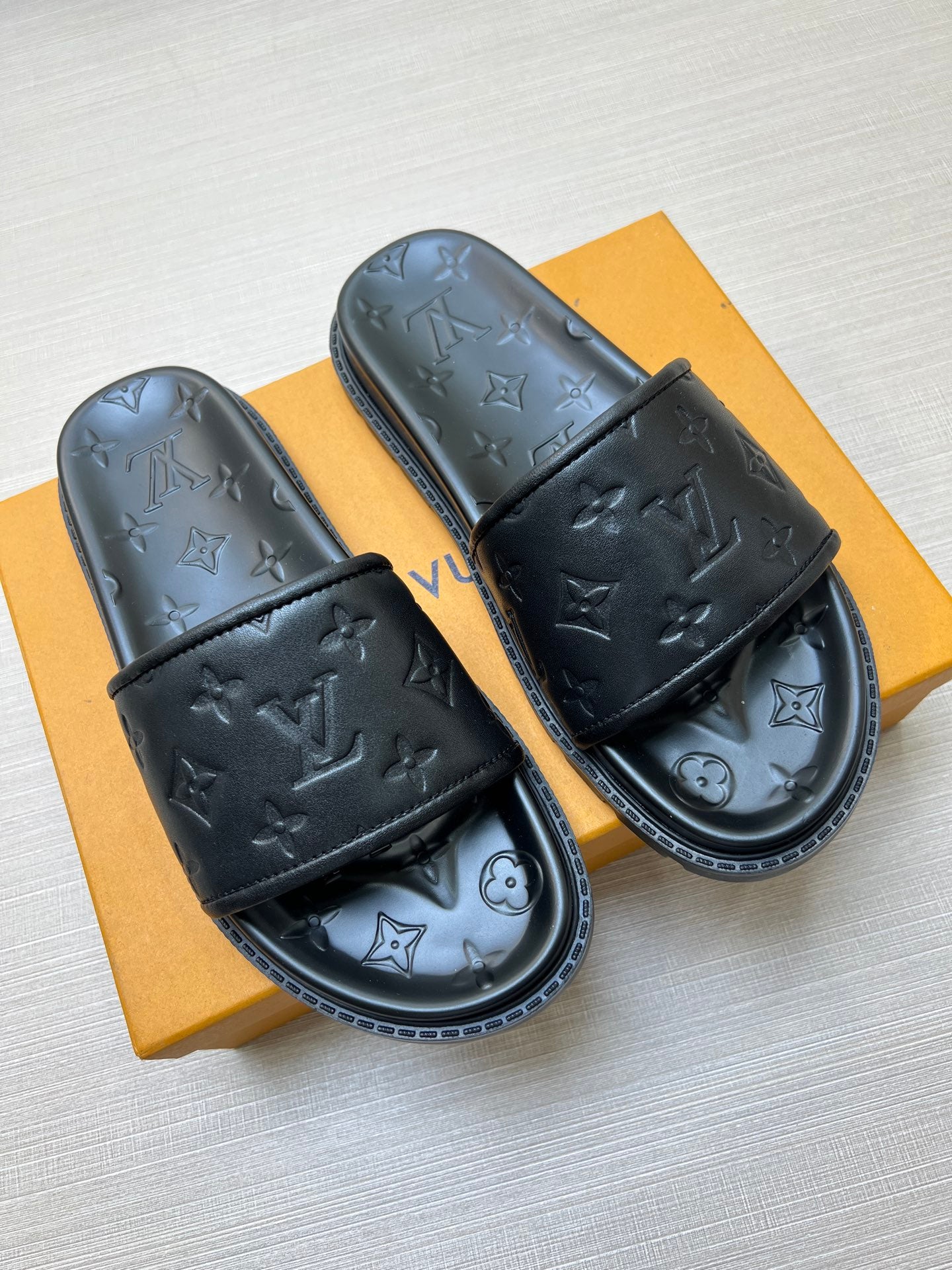 535ZE304Z Popular Slippers