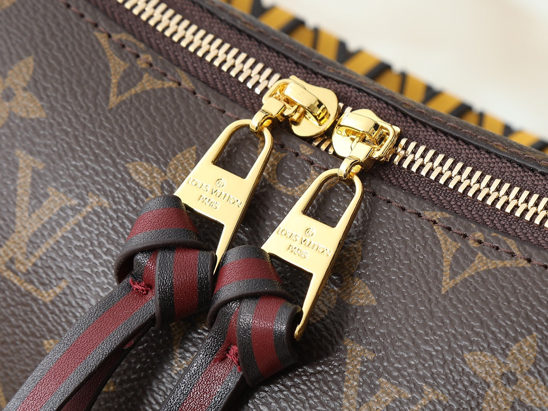 146PE79B Popular leather bag