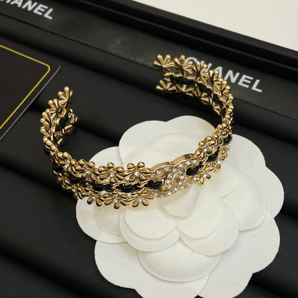 15QC32K  Popular Bracelets