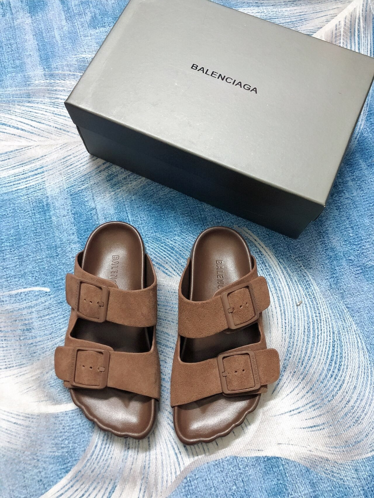 14J192Z Popular Slippers