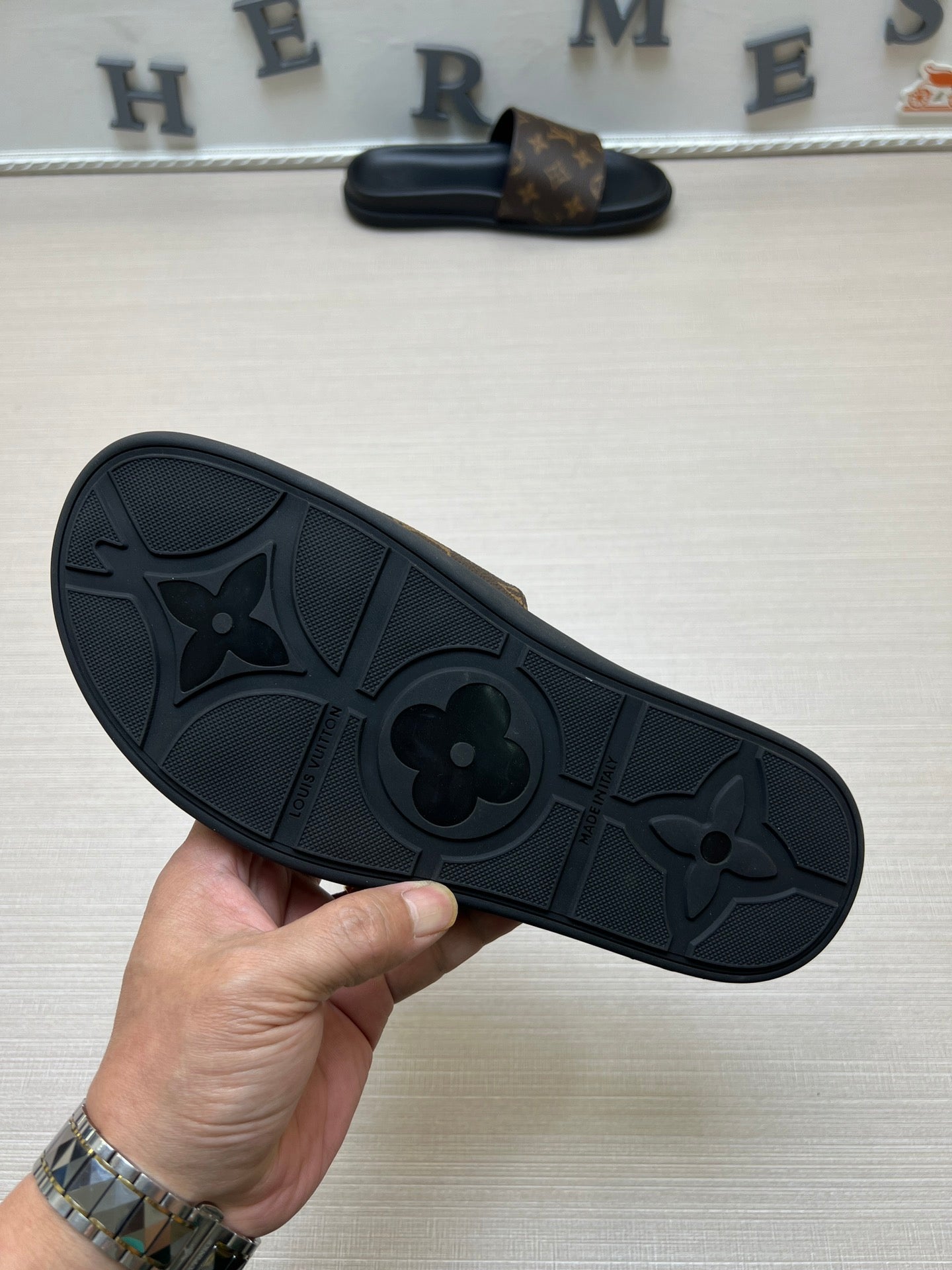 54E57Z Popular slippers