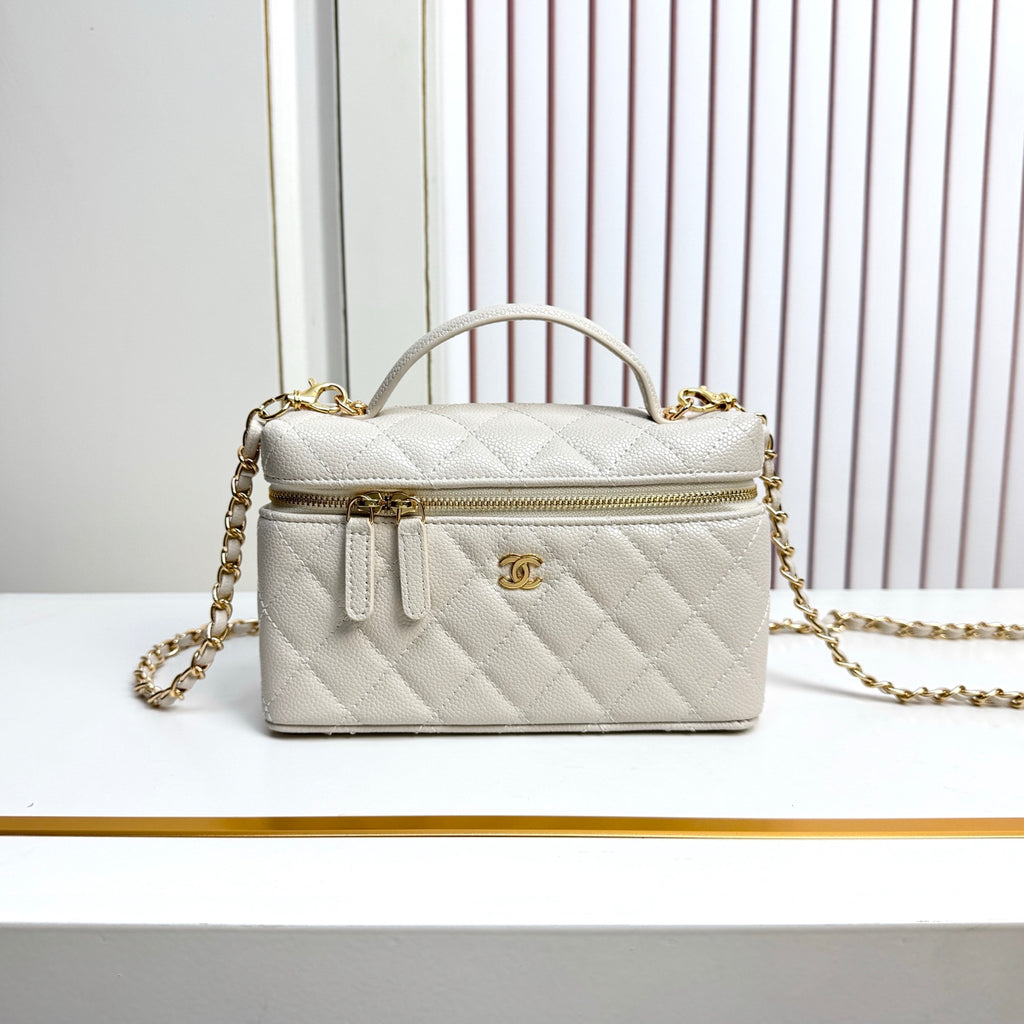 B1X66C19  Popular leather bag