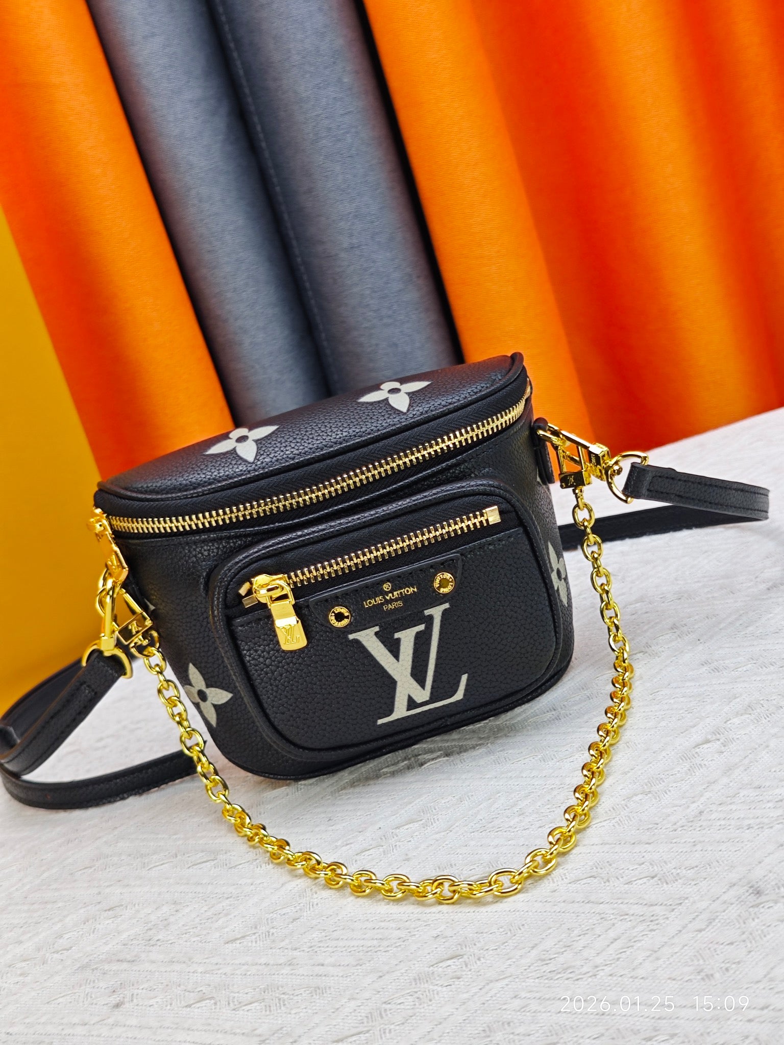 146PE76B Popular leather bag