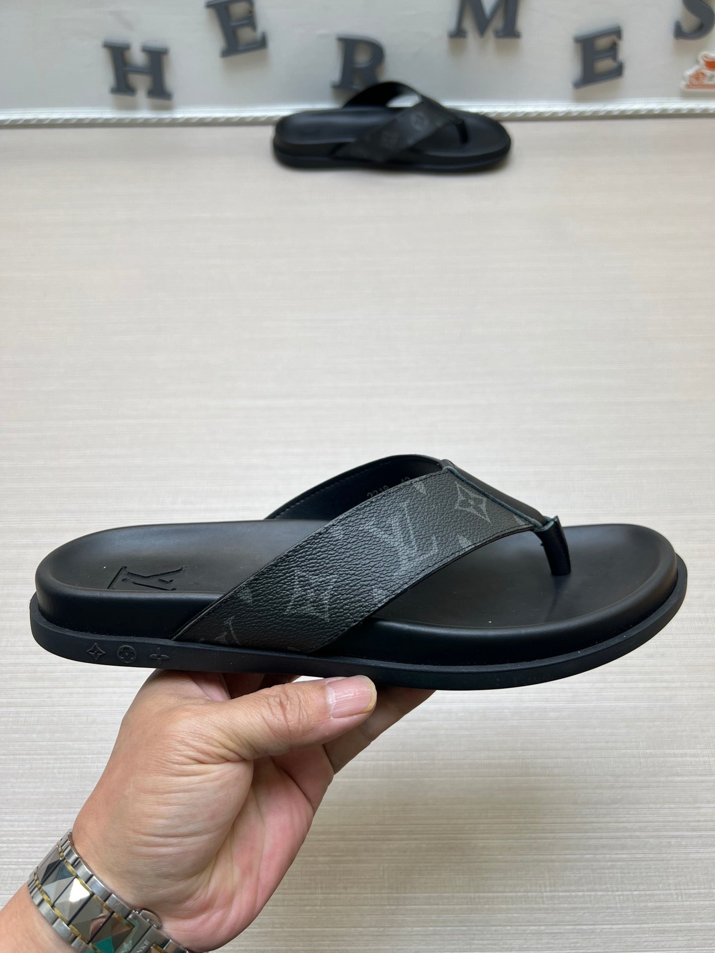 54E56Z Popular slippers