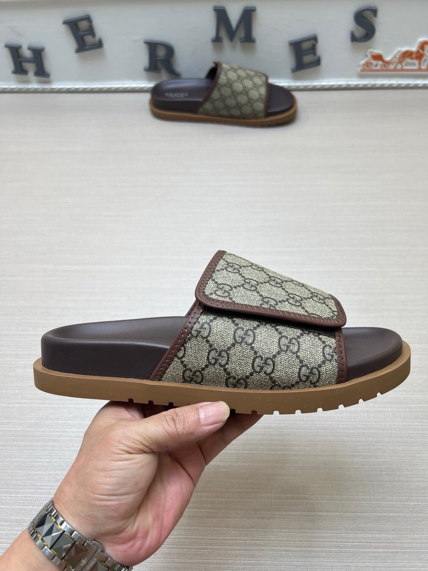5LB231Z Popular Slippers