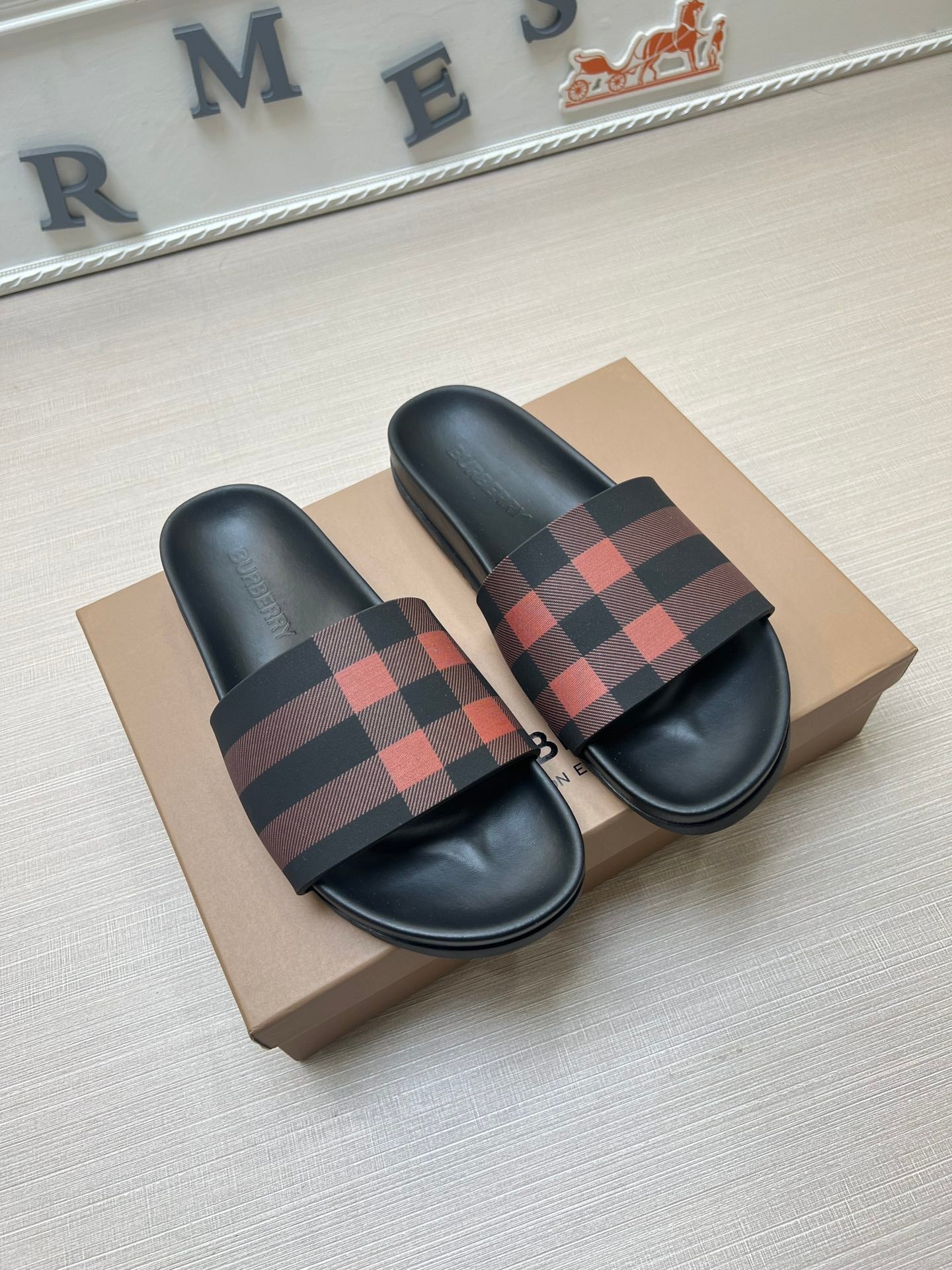 54R119Z Popular slippers