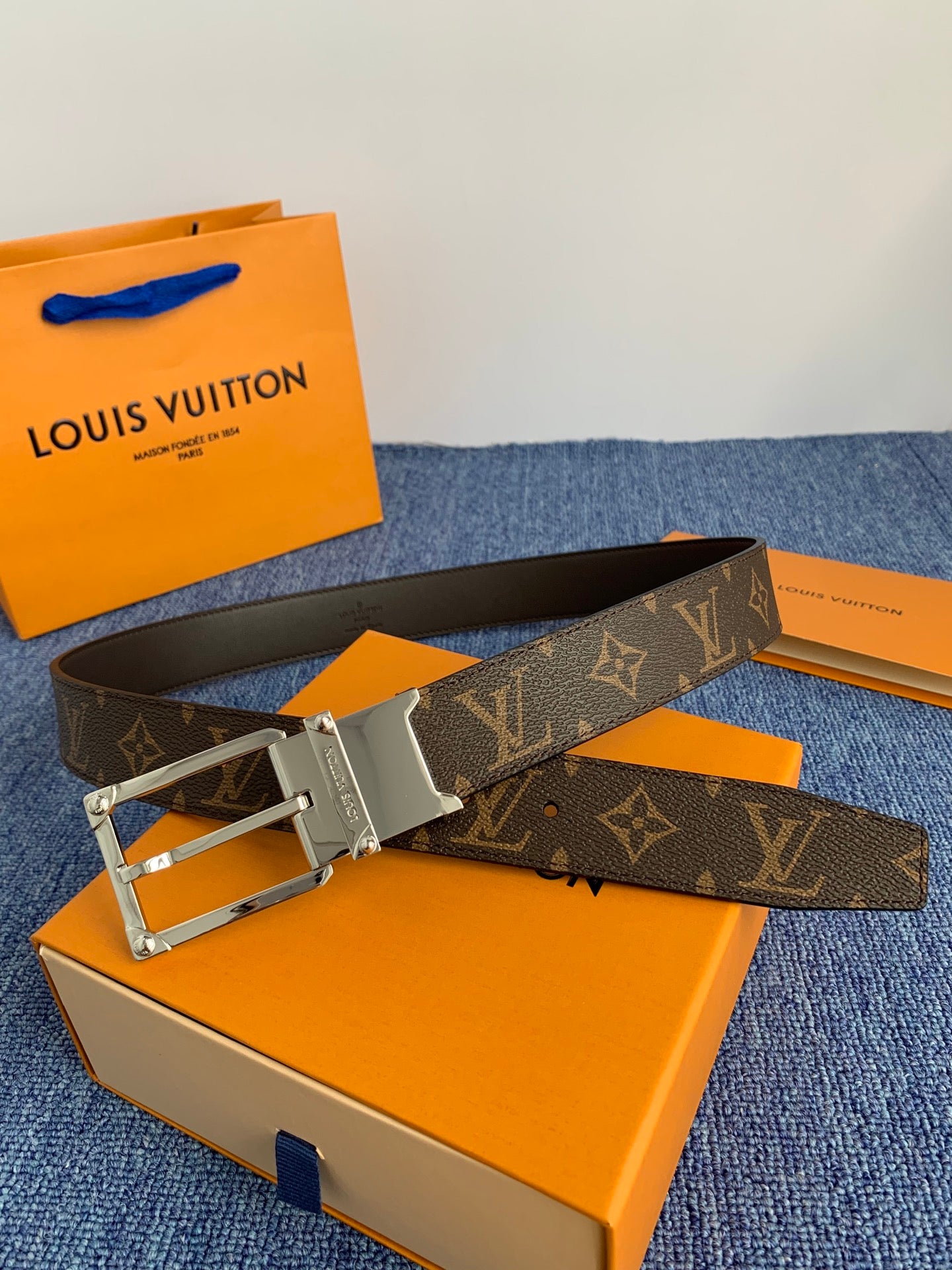 P1P36E12 Popular High quality belt With full package