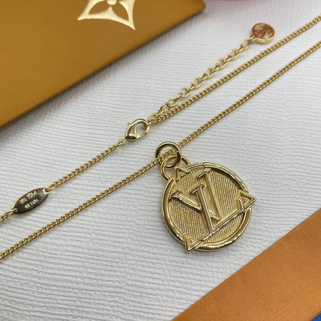 1YE246X  Popular  Necklaces
