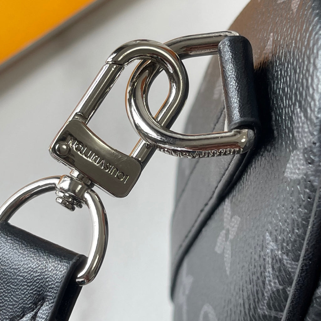 15RE133B Popular leather bag