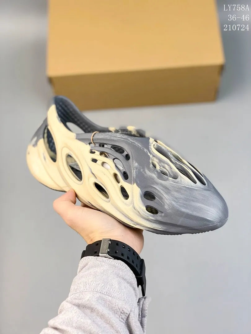 4A87Z  Popular shoes