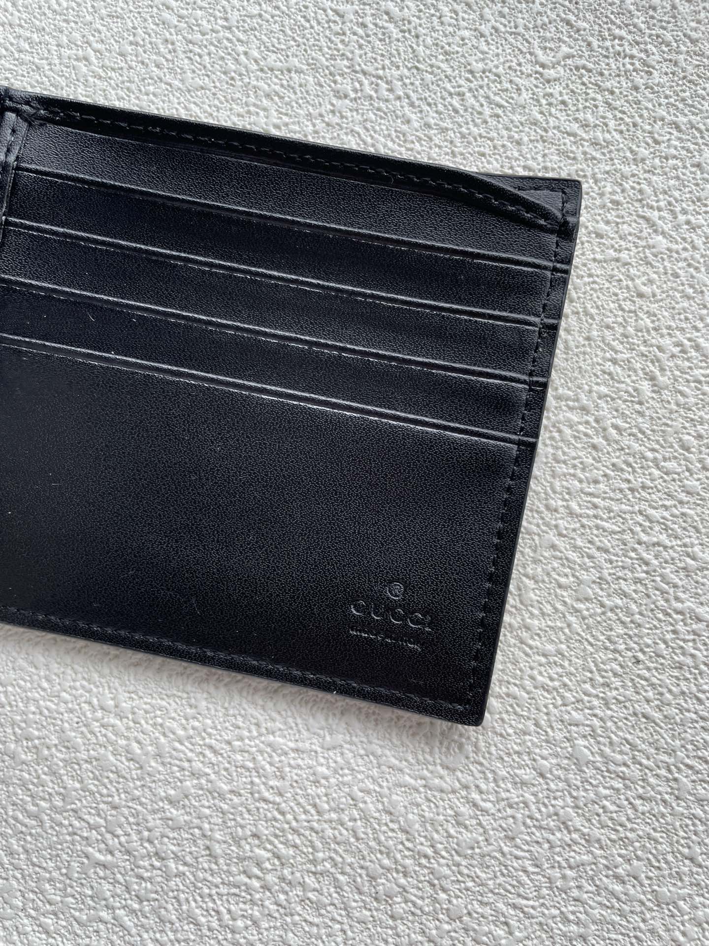 146XB9B Popular leather wallets ( with full packaging )
