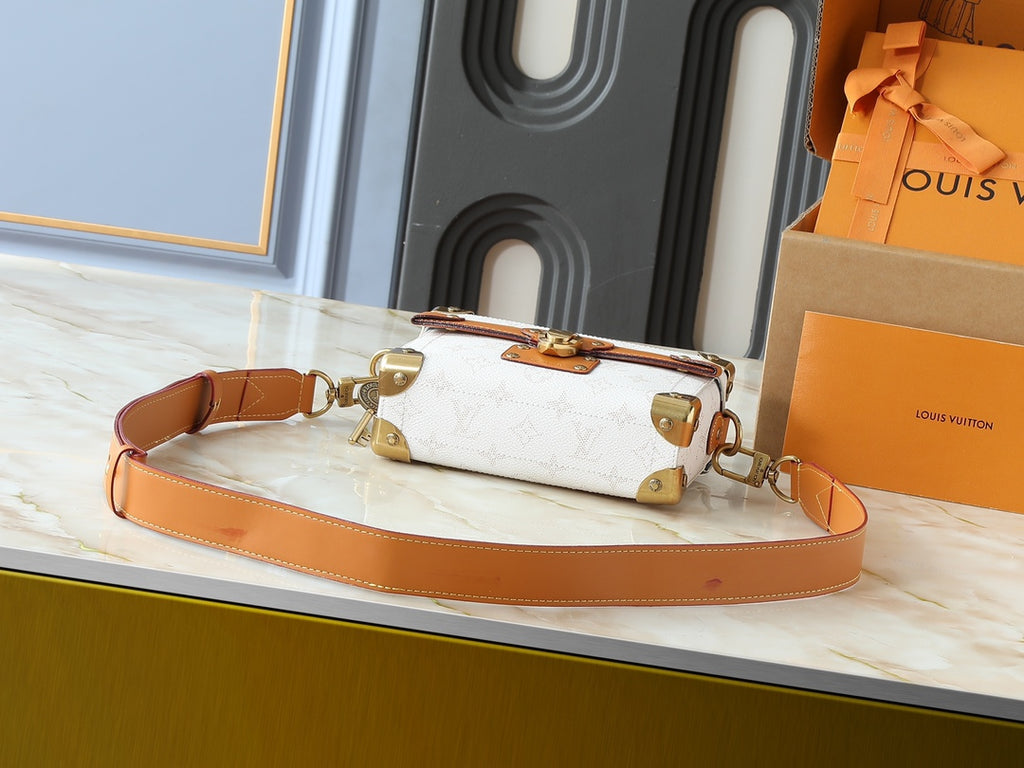 15RE47B  Popular  leather bag