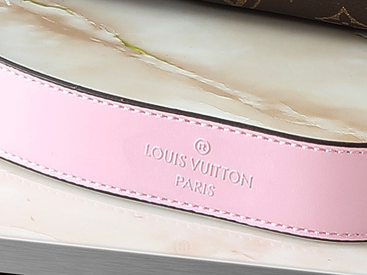 146PE79B Popular leather bag