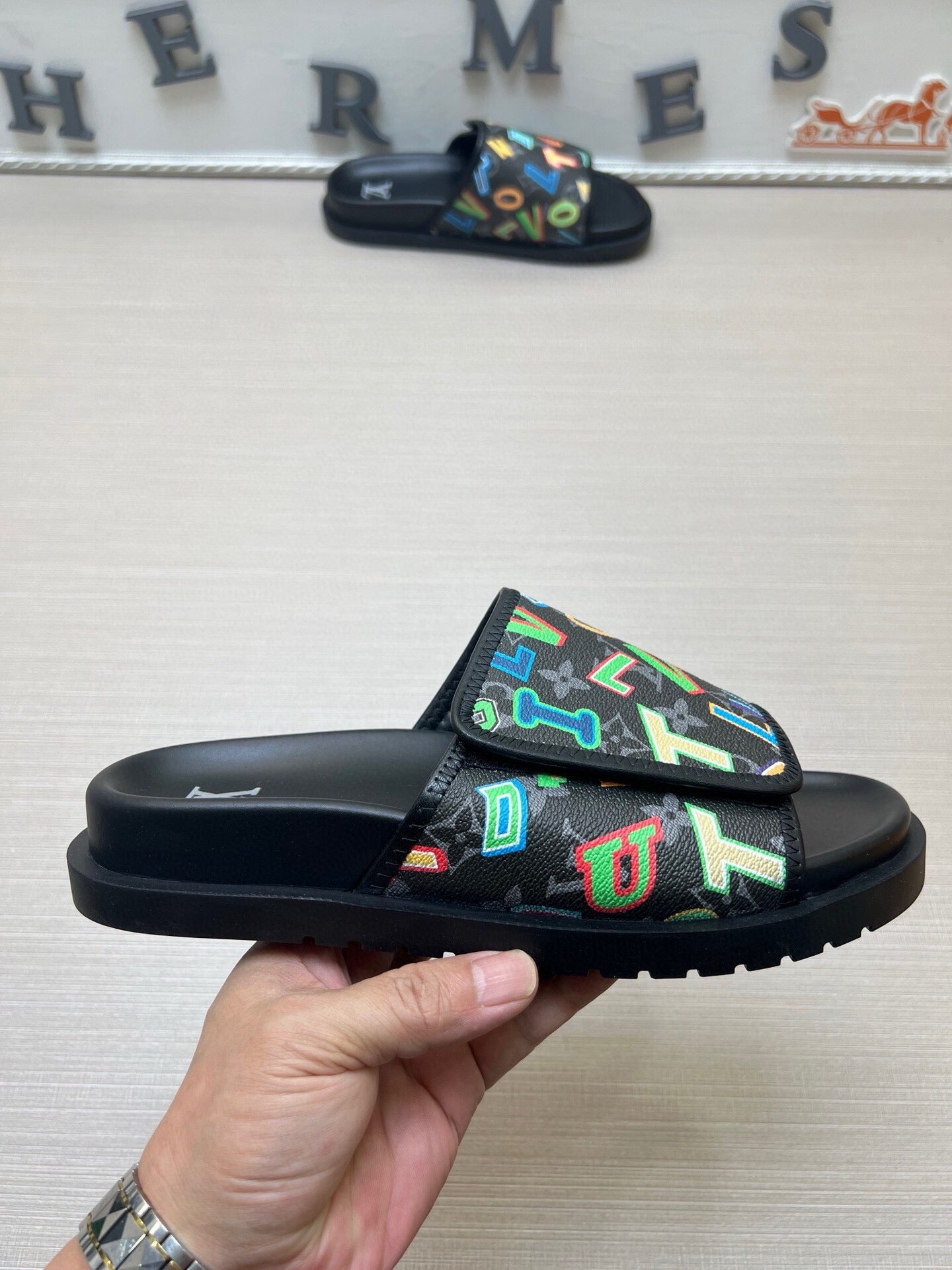 5WE247Z Popular Slippers